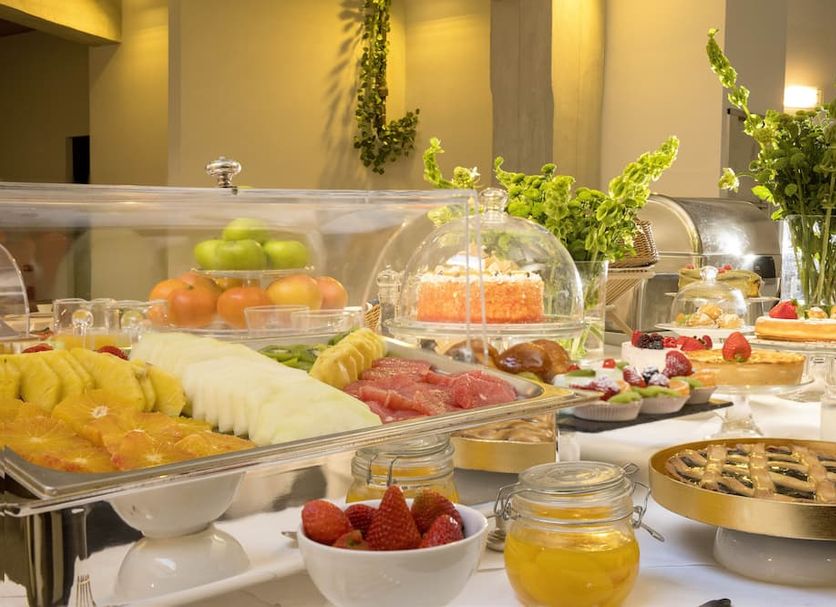 Buffet Photo