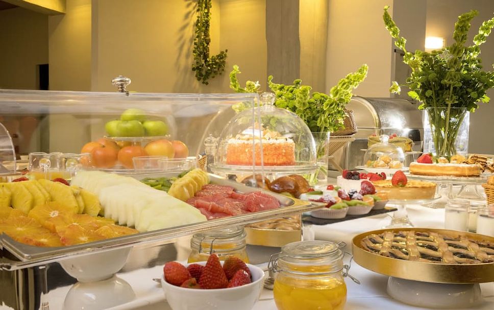 Buffet Photo
