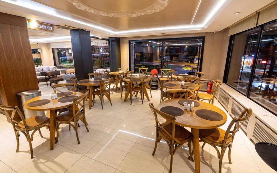 Restaurant Photo