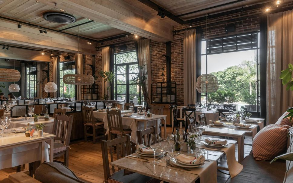 Restaurant Photo