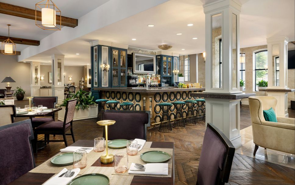 Restaurant Photo
