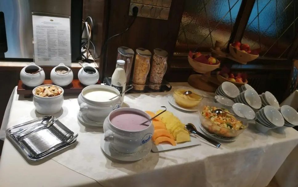 Buffet Photo