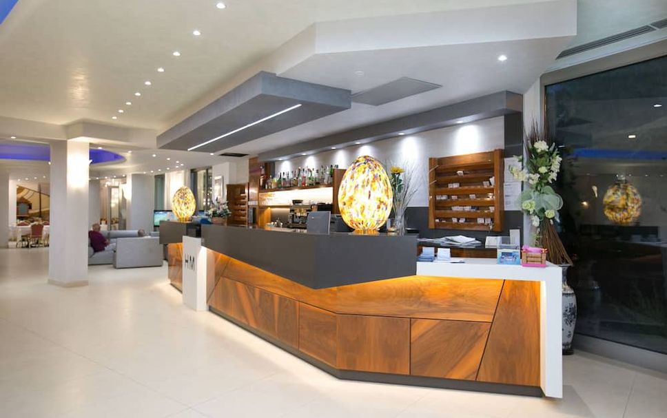 Front desk Photo