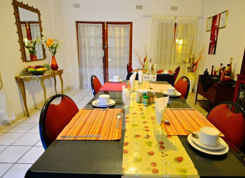 Dining room Photo