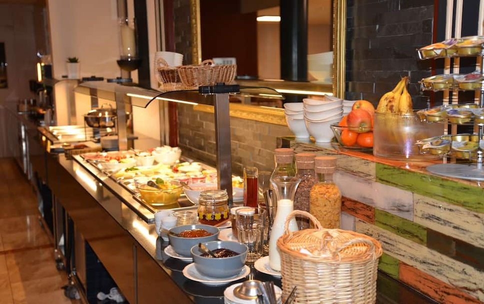 Buffet Photo