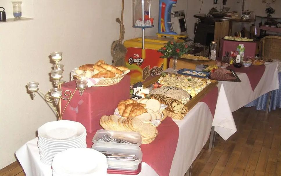 Buffet Photo