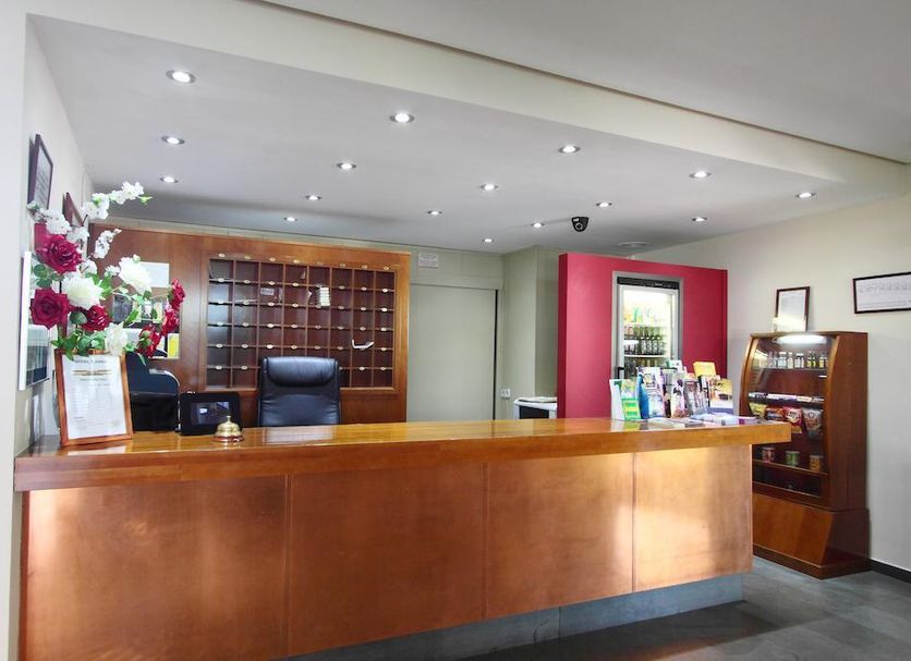 Front desk Photo