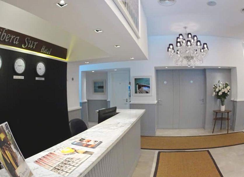 Front desk Photo
