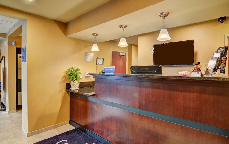 Front desk Photo