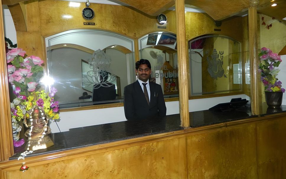 Front desk Photo