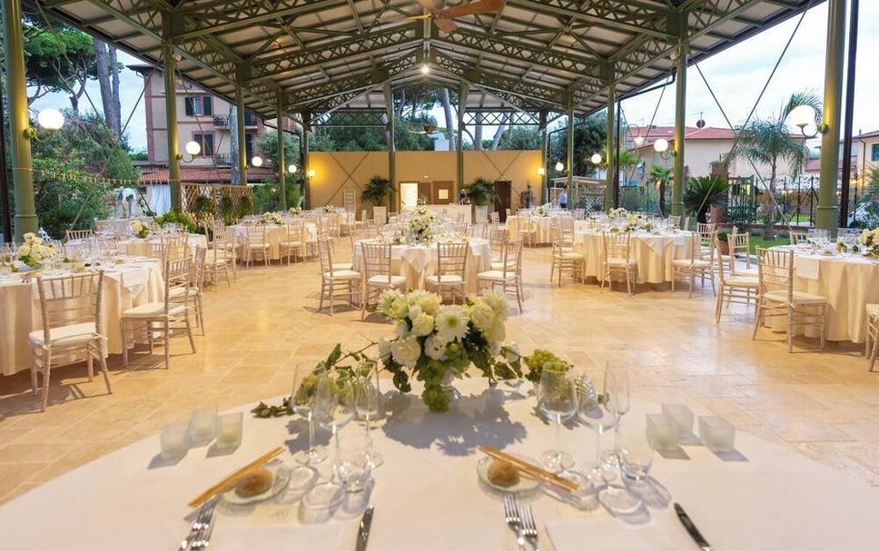 Banquet hall Photo