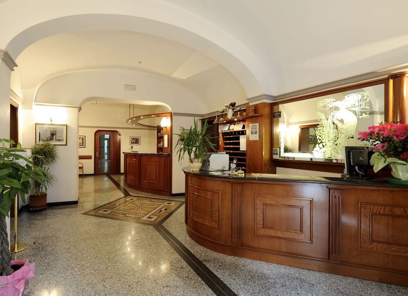 Front desk Photo