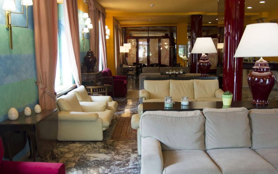 Lounge Photo
