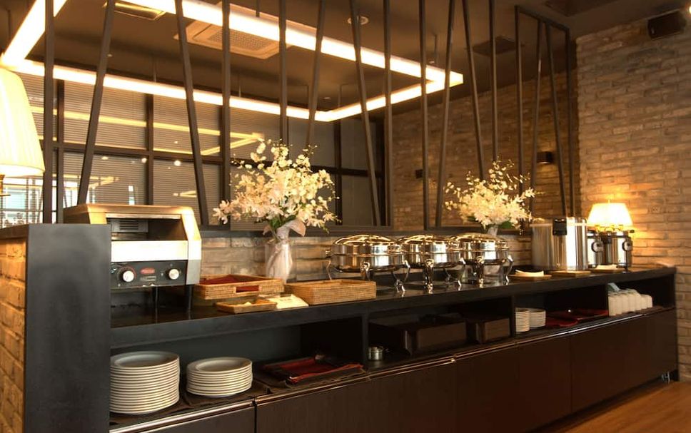 Buffet Photo