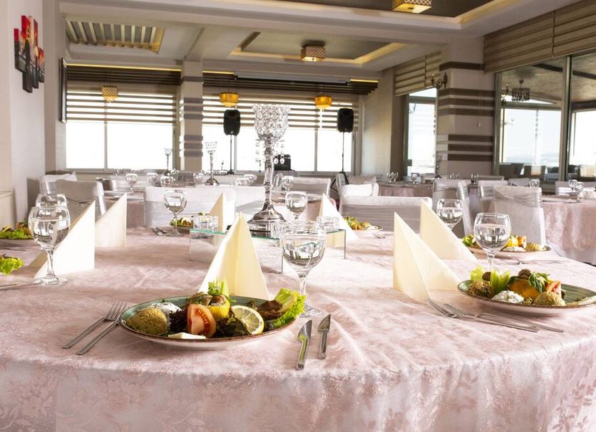 Banquet hall Photo