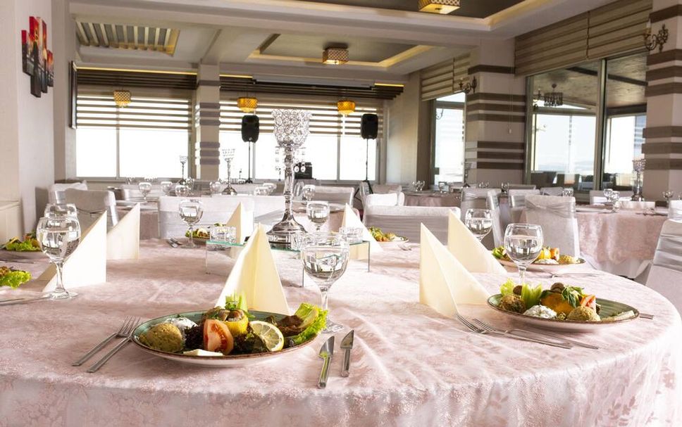 Banquet hall Photo