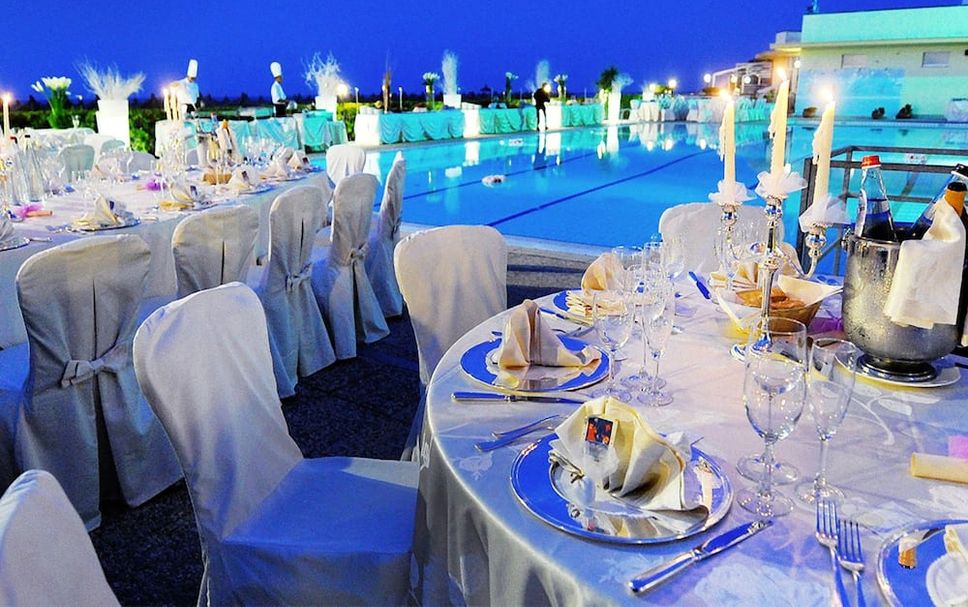 Banquet hall Photo