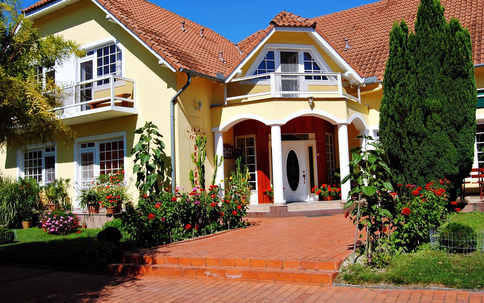 Hotel Entrance Photo