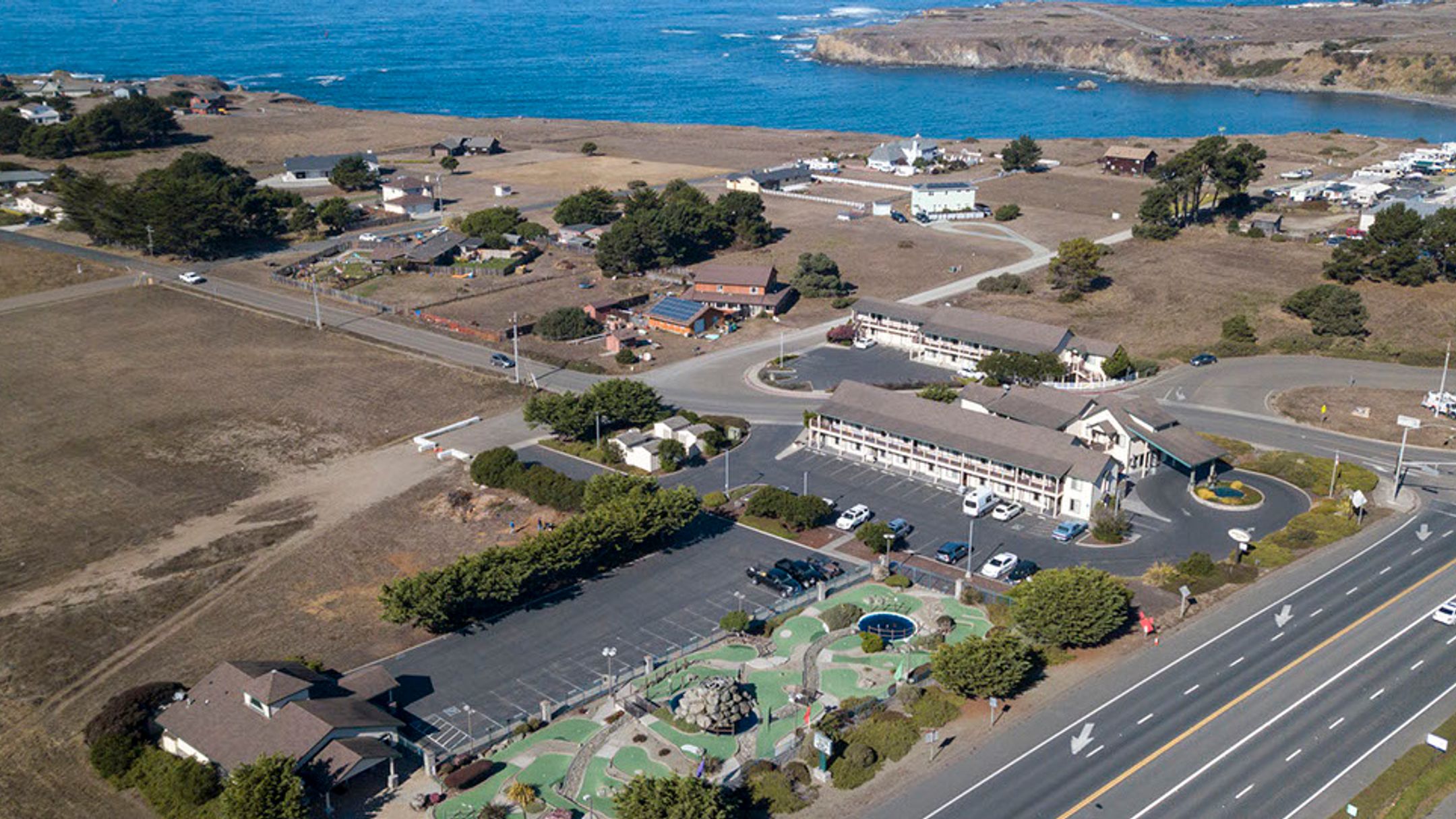 emerald-dolphin-inn-in-fort-bragg-united-states-from-109-deals