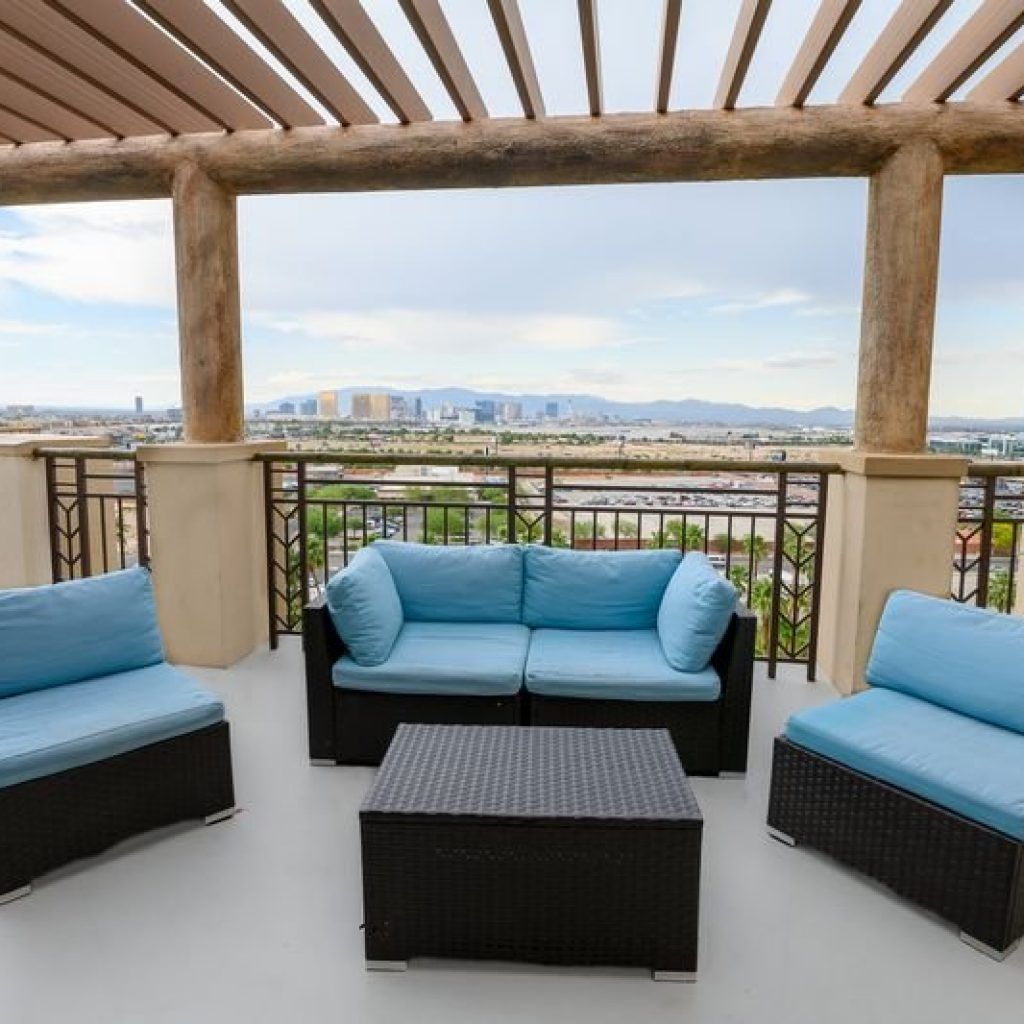 Balcony Photo