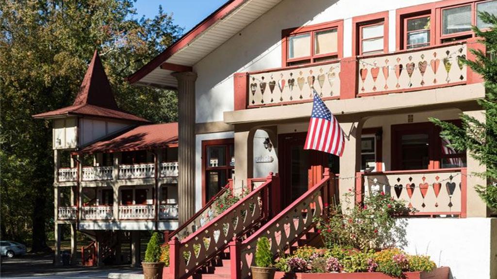 Riverbend Motel & Cabins in Helen, United States from 92 Deals