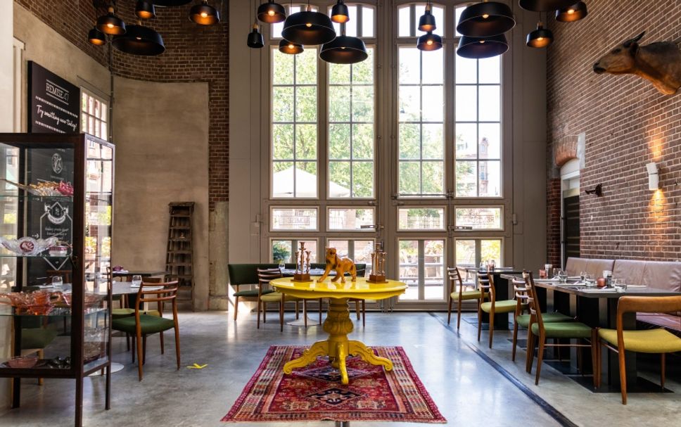 Restaurant Photo