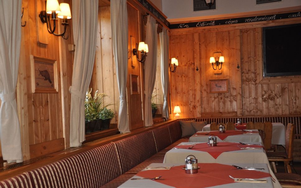 Restaurant Photo