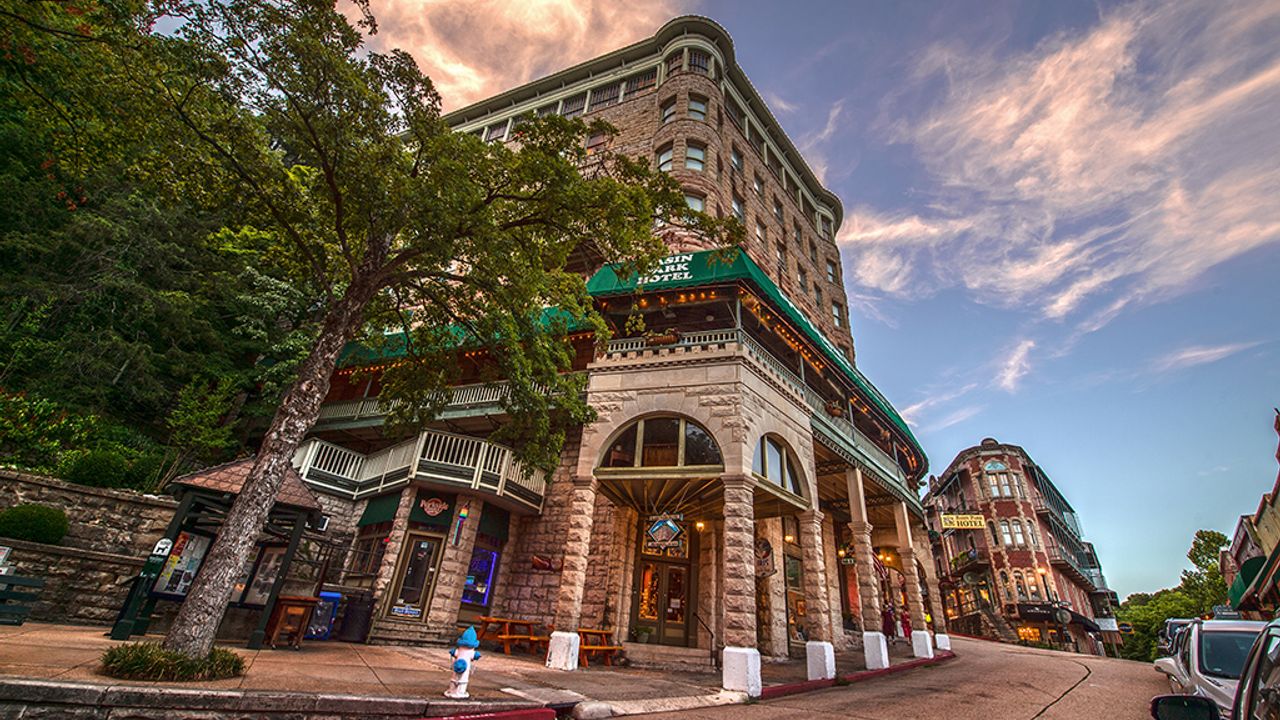 1905 Basin Park Hotel in Eureka Springs, the United States from 99